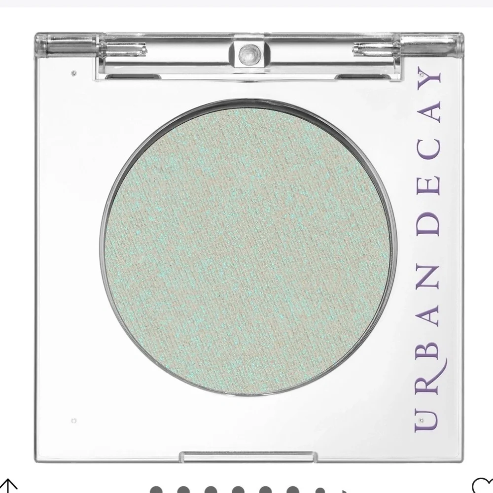 Urban Decay single shadow -Lucid-